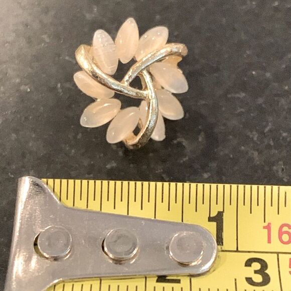 Elegant Flower Stud Earrings, Gold Tone & Faux Opal Unisex Floral, Great Gift! - Picture 9 of 10